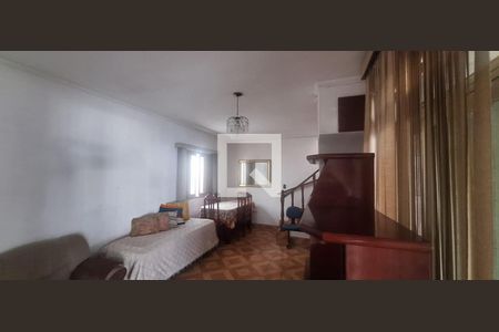 Casa à venda com 4 quartos, 240m² em Vila Ivone, São Paulo