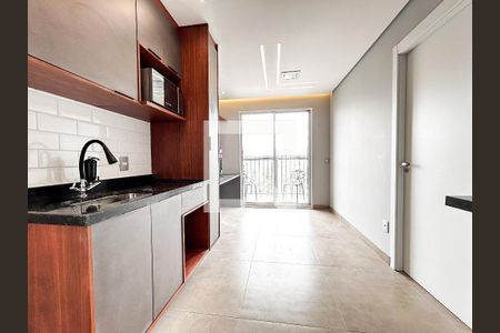 Sala/Cozinha de apartamento para alugar com 1 quarto, 27m² em Campo Belo, São Paulo