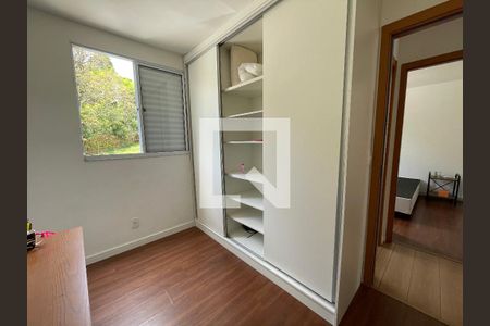 Quarto 2 de apartamento para alugar com 2 quartos, 50m² em Lajeado, Cotia