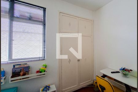 Quarto de apartamento para alugar com 2 quartos, 50m² em Sagrada Família, Belo Horizonte
