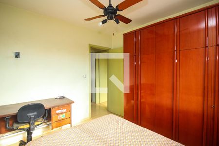 Quarto 2 de apartamento para alugar com 2 quartos, 100m² em Cristal, Porto Alegre