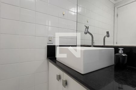 Banheiro da Suíte de apartamento para alugar com 2 quartos, 57m² em Vila Endres, Guarulhos