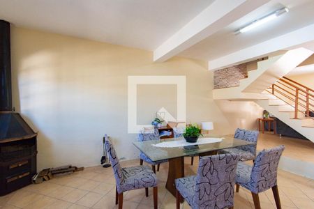 Casa à venda com 7 quartos, 483m² em Fátima, Canoas