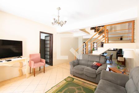 Casa à venda com 7 quartos, 483m² em Fátima, Canoas