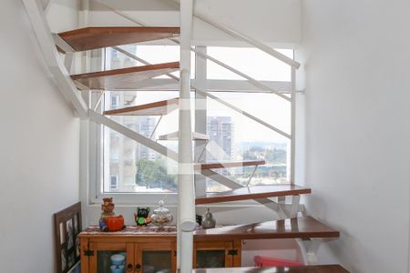 Escada de apartamento à venda com 3 quartos, 222m² em Vila Bela Alianca, São Paulo