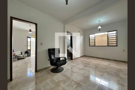 Sala de casa para alugar com 3 quartos, 360m² em Jardim Leblon, Belo Horizonte
