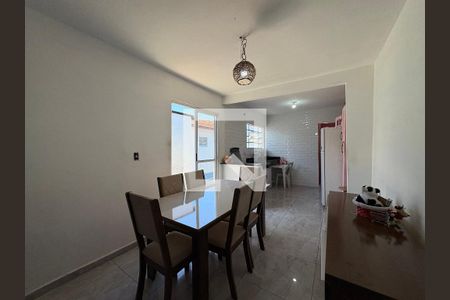 Sala de casa à venda com 3 quartos, 95m² em Cidade São Jorge, Santo André