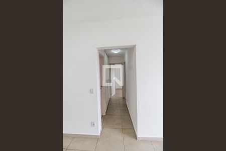 Corredor de apartamento para alugar com 2 quartos, 69m² em Jardim Tupanci, Barueri