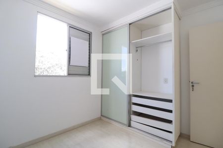 Quarto 1 - Suíte de apartamento para alugar com 3 quartos, 45m² em Santa Mônica, Uberlândia