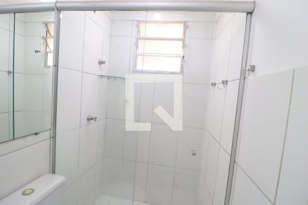 Banheiro do Quarto 1 de apartamento para alugar com 3 quartos, 45m² em Santa Mônica, Uberlândia