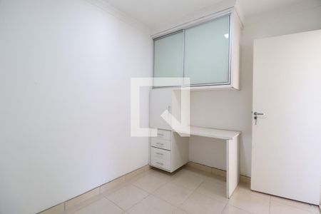 Quarto 2 de apartamento para alugar com 3 quartos, 45m² em Santa Mônica, Uberlândia
