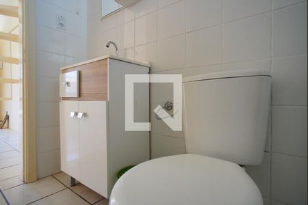 Banheiro Corredor de casa de condomínio à venda com 2 quartos, 80m² em Morro Santana, Porto Alegre