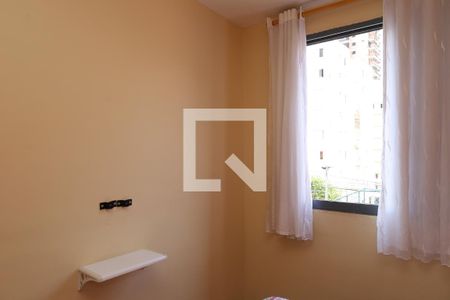 Quarto 1 de apartamento para alugar com 2 quartos, 58m² em Vila Carmosina, São Paulo