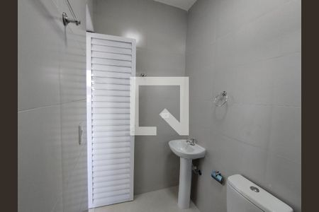 Banheiro - torneira de casa para alugar com 1 quarto, 40m² em Vila Brasilina, São Paulo