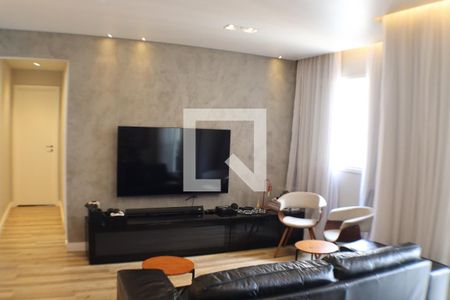 Sala de apartamento à venda com 2 quartos, 74m² em Jardim Tupanci, Barueri