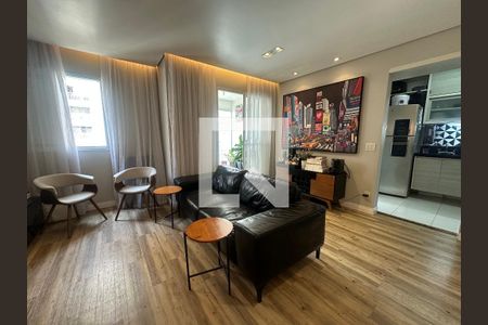 Sala de apartamento à venda com 2 quartos, 74m² em Jardim Tupanci, Barueri