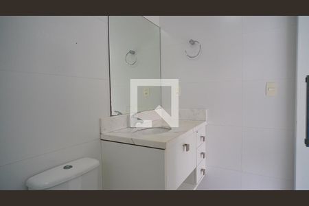 Banheiro  suíte  de apartamento para alugar com 3 quartos, 122m² em Canasvieiras, Florianópolis