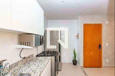 Cozinha de apartamento para alugar com 1 quarto, 37m² em Buritis, Belo Horizonte