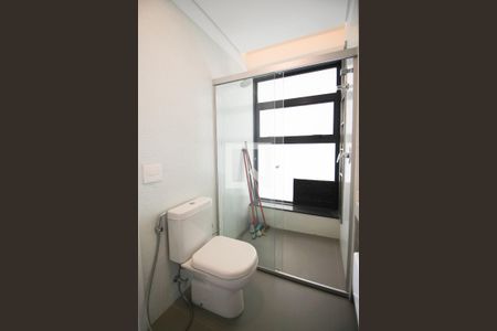 Banheiro de apartamento para alugar com 1 quarto, 50m² em Indianópolis, São Paulo