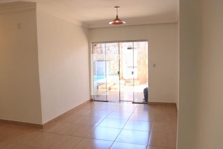 Sala de casa para alugar com 4 quartos, 200m² em Feliz, Goiânia