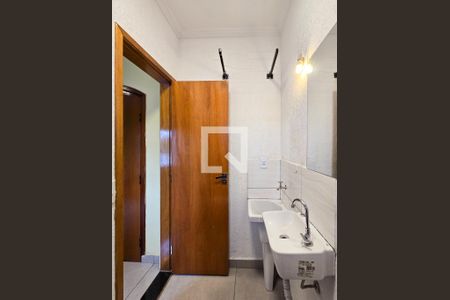 Banheiro Social de kitnet/studio para alugar com 1 quarto, 16m² em Assunção, São Bernardo do Campo