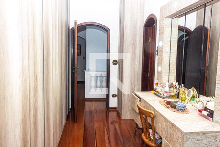 Closet da Suíte master de casa à venda com 4 quartos, 300m² em Jardim Santa Helena, São Paulo
