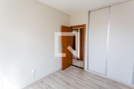 Quarto 2 de apartamento para alugar com 3 quartos, 79m² em Fernão Dias, Belo Horizonte