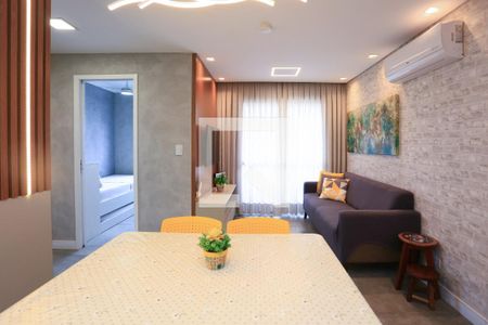 Sala  de apartamento à venda com 2 quartos, 50m² em Vila Suzana, São Paulo