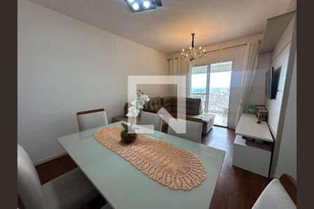 Sala de apartamento para alugar com 3 quartos, 85m² em Jardim Tupanci, Barueri