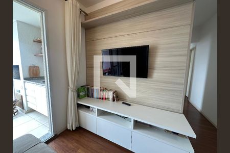 Sala de apartamento para alugar com 3 quartos, 85m² em Jardim Tupanci, Barueri