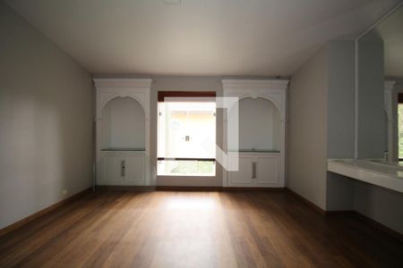 Casa à venda com 3 quartos, 300m² em Jardim Leonor, São Paulo