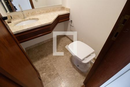 Lavabo de apartamento para alugar com 3 quartos, 159m² em Água Verde, Curitiba