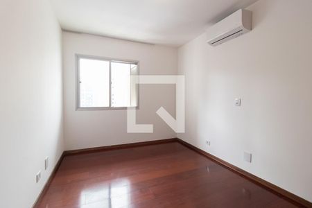 Quarto 1 de apartamento para alugar com 3 quartos, 159m² em Água Verde, Curitiba