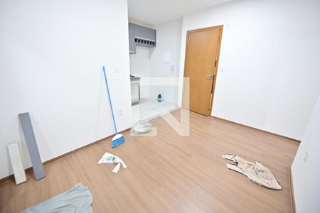 Sala de apartamento para alugar com 2 quartos, 45m² em Jardim Novo Mundo, Goiânia