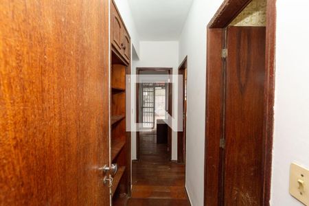 CORREDOR de apartamento à venda com 4 quartos, 146m² em Santo Antônio, Belo Horizonte
