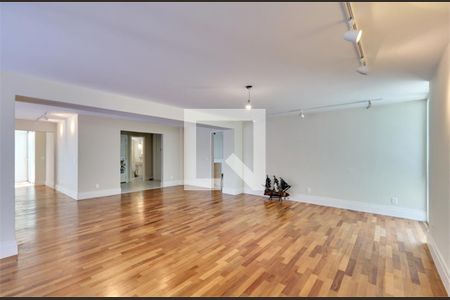 Casa à venda com 5 quartos, 345m² em Chácara Santo Antônio (Zona Sul), São Paulo