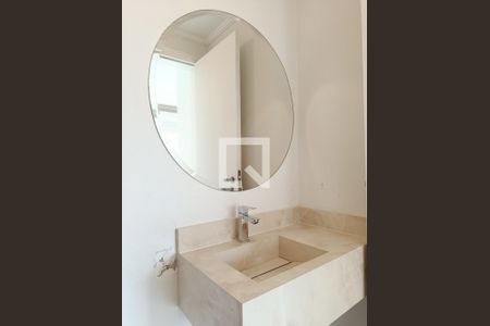 Lavabo de apartamento para alugar com 3 quartos, 130m² em Pompeia, São Paulo