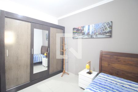 Casa para alugar com 3 quartos, 262m² em Jardim Regis, São Paulo