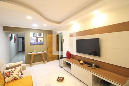 Casa para alugar com 3 quartos, 262m² em Jardim Regis, São Paulo