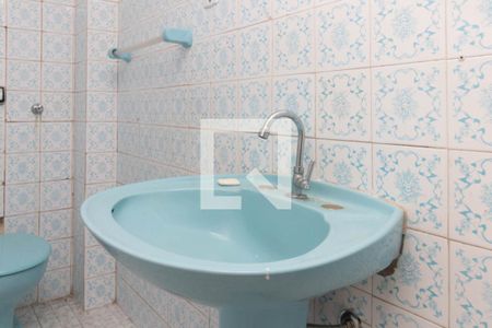 Lavabo de apartamento para alugar com 3 quartos, 110m² em Azenha, Porto Alegre