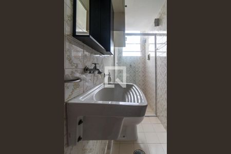 Banheiro e Serviço de kitnet/studio para alugar com 1 quarto, 22m² em Água Branca, São Paulo