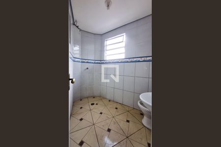 Banheiro Social de casa para alugar com 1 quarto, 50m² em Parque Industrial das Oliveiras, Taboão da Serra