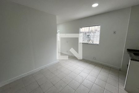 Sala/Cozinha de kitnet/studio para alugar com 1 quarto, 50m² em Jardim Carioca, Rio de Janeiro