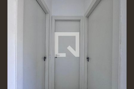 Corredor de apartamento para alugar com 2 quartos, 52m² em Recreio dos Bandeirantes, Rio de Janeiro