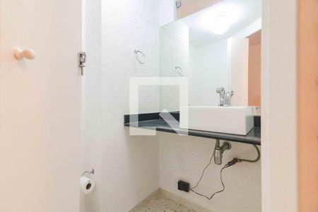 Lavabo de apartamento para alugar com 1 quarto, 75m² em Vila Pirajussara, São Paulo