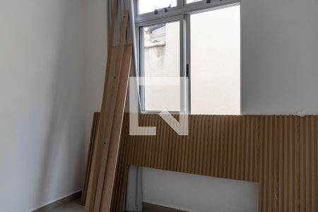 Quarto 1 de apartamento para alugar com 2 quartos, 56m² em Camargos, Belo Horizonte