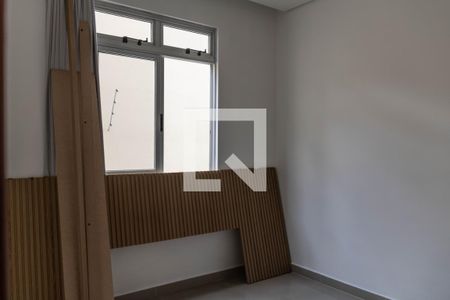Quarto 1 de apartamento para alugar com 2 quartos, 56m² em Camargos, Belo Horizonte