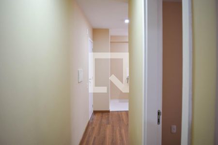 Corredor de apartamento para alugar com 2 quartos, 43m² em Penha de França, São Paulo