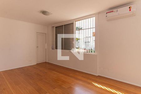 Casa à venda com 4 quartos, 306m² em Granja Julieta, São Paulo