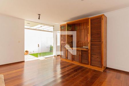 Casa à venda com 4 quartos, 306m² em Granja Julieta, São Paulo